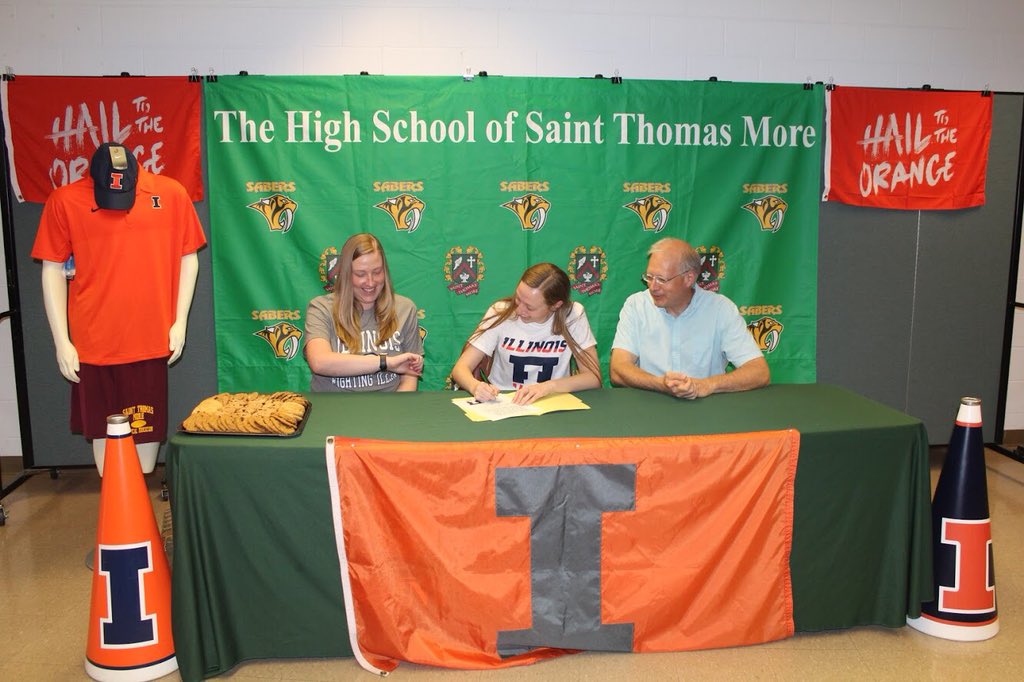 STMoreAD's tweet photo. Congrats Grace!!!! Looks like the letter was a hit!! 😂@Illinois_Alma &amp; @UofI_Illinettes are lucky to have you!! Can’t wait to see you on the field &amp; court!! I L L👏👏👏👏👍👍👍👍👍I N I https://t.co/CCSx0RDbMO