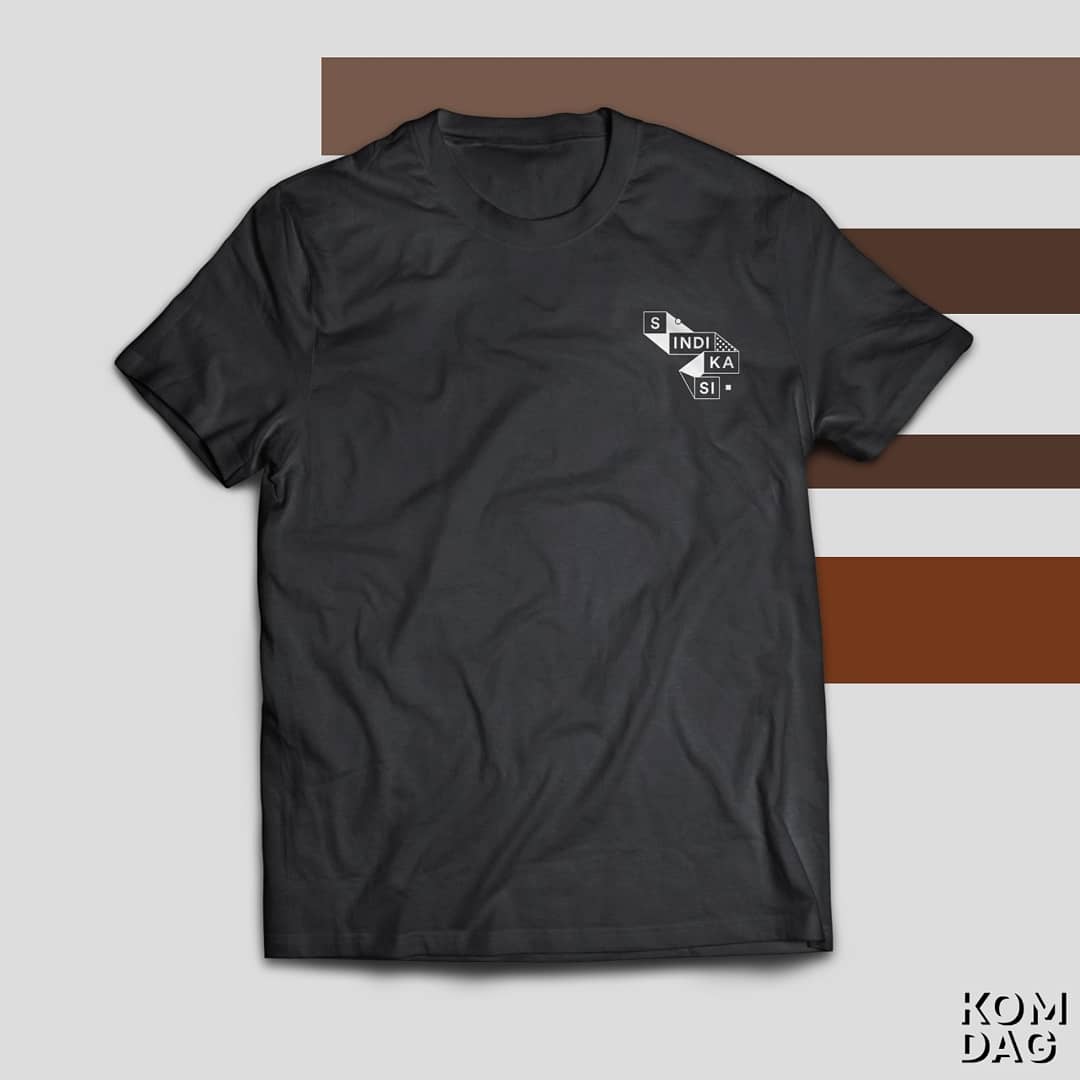 KOMDAG_'s tweet photo. Pagi genk!

Setelah kita meluncur dengan dagangan pertama #MayDayKit2018 nah sekarang kita mau jualan baju lagi, desain ciamik karya @r_hakim mau punya juga? Untuk pemesanan bisa kontak pribadi nan mulai yang nomornya tertera di profik 😎

#JajanYuk https://t.co/fV6R9fnEF4