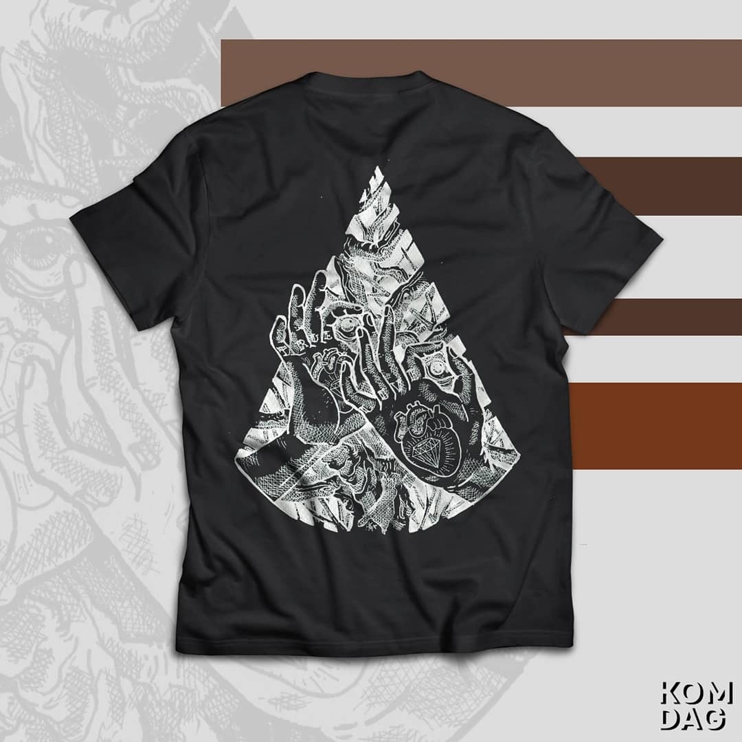 KOMDAG_'s tweet photo. Pagi genk!

Setelah kita meluncur dengan dagangan pertama #MayDayKit2018 nah sekarang kita mau jualan baju lagi, desain ciamik karya @r_hakim mau punya juga? Untuk pemesanan bisa kontak pribadi nan mulai yang nomornya tertera di profik 😎

#JajanYuk https://t.co/fV6R9fnEF4