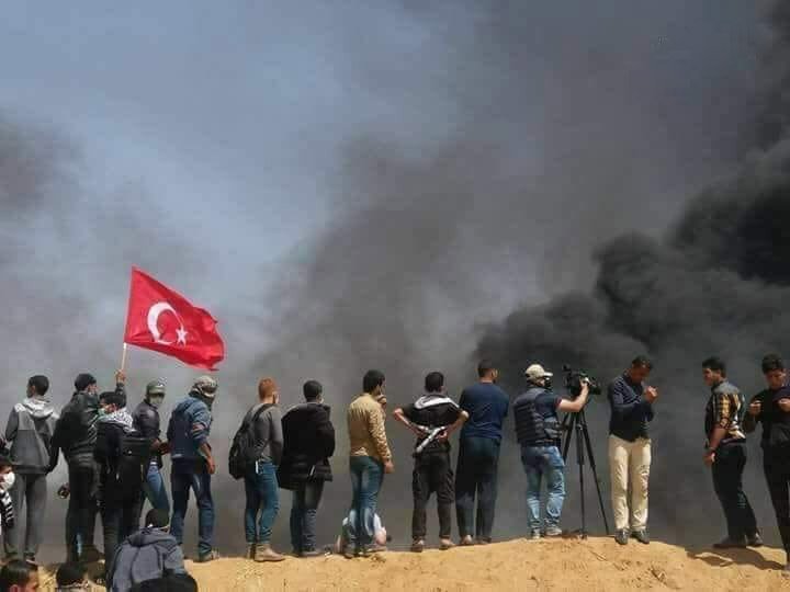 feyzullahdogru's tweet photo. Fil çoğalsın. Ebabilden umut kesilmez.
Firavun azsa da, Nil'den umut kesilmez.
Zalimler ölmüyor diye yese kapılma.
Sabret hele. Azrailden umut kesilmez.
| Abdurrahim Karakoç
#ZulmeLanetKudüseDestek 🇹🇷🇵🇸
#KalbimizFilistinde #KudüsiçinSesVer
#StandWithQud #Kudüsİslamındır https://t.co/VxgKpjNDjo