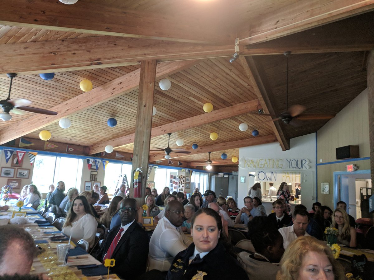 mrleeteaches's tweet image. Fantastic turn out at the @AndersonFFA annual banquet! @NationalFFA @a5careercampus @AndersonFive #a5instruction #vision5