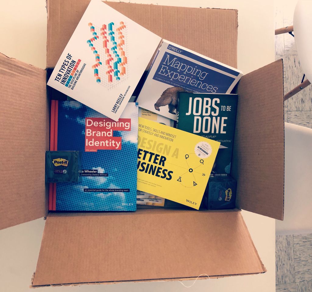 VerneLabs's tweet photo. Ampliando la biblioteca #jobstobedone #mappingexperiences #tentypesofinnovation #designabetterbusiness #designingbrandidentity https://t.co/M1oO33ZNmS