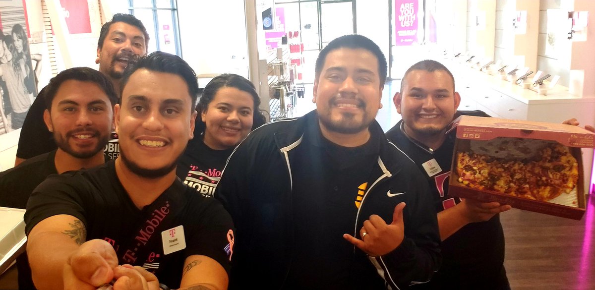 TmobileFrank's tweet photo. Great store visit! Met our new DM @AbbyGBaby23 ready to spread the T-mobile love to all our Tmobile customers🤙 #customerobsessed https://t.co/pzzjTpLT0m