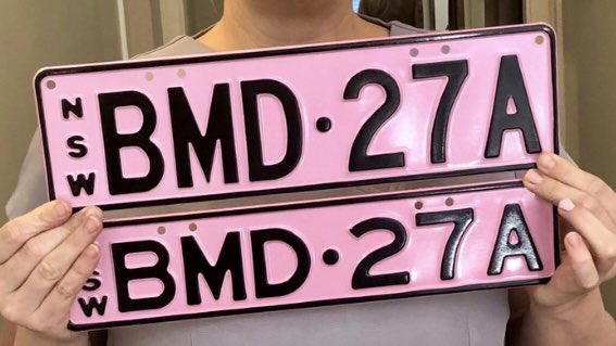innerbeautylen1's tweet photo. Let’s talk #signage I know every #SmallBusinesss is different but what’s your #suggestions for a #classy #girlie #beautysalon #standingout is #important but so is #brand #continunity for all #businesses what does your look like? https://t.co/OrZgHGqlM1