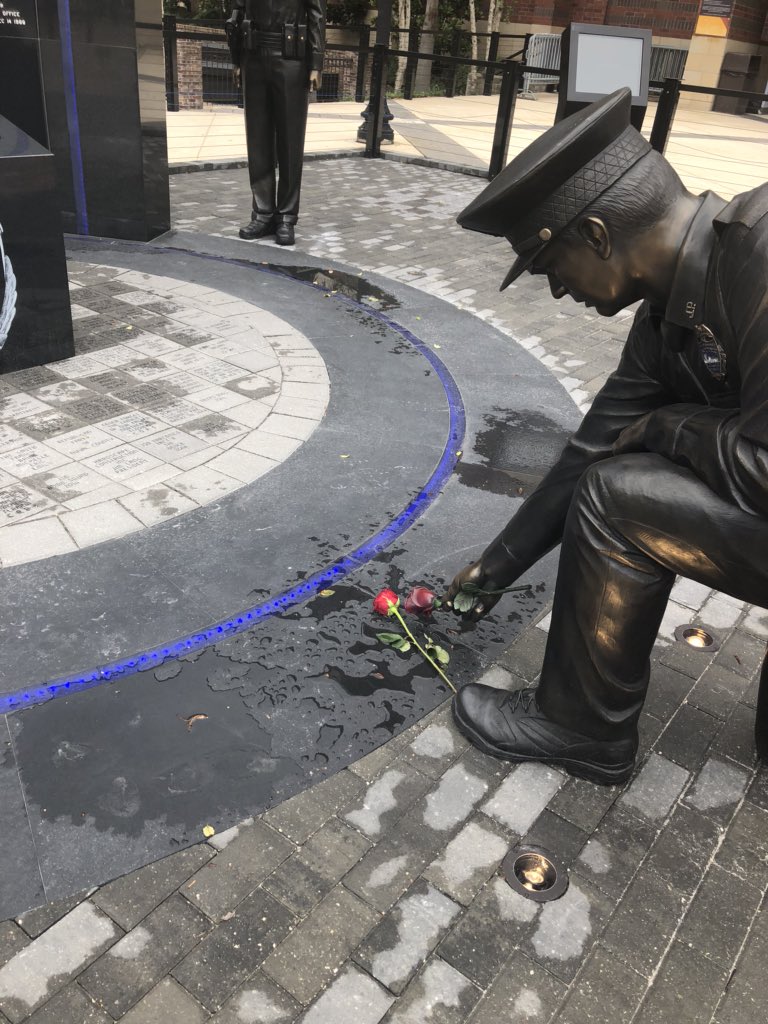 JSOPIO's tweet photo. A memorial area for anyone wishing to leave flowers or sentiments for Officer Lance Whitaker has been set up at the Fallen Officers Memorial (in front of the Jacksonville Veterans Memorial Arena) located at 300 A. Philip Randolph Boulevard, Jacksonville, Florida 32202. https://t.co/R5xO5PfiU1
