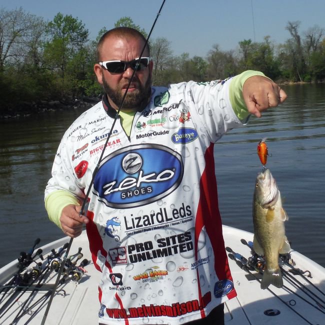 melvinsmitson's tweet photo. The weekend is only 4 days away! #tuesdaymotivation #fishing #fishinglife #bassfishing #outdoors #getoutdoors #goingfishing #whatgetsyououtdoors #riverfish #springtimefishing #crankbaits #fishingfun #fishingaddict #riverlife #twitterfish #billlewis #thetugisthedrug #largemouth https://t.co/bLNgafgWQn