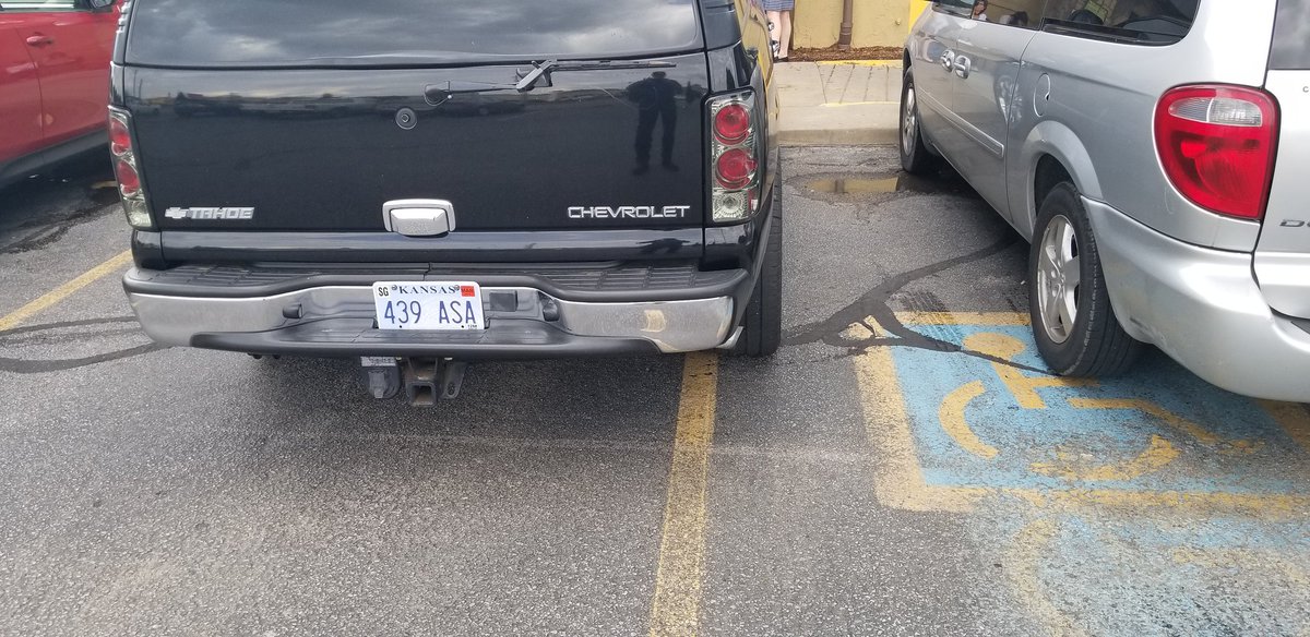 baird53's tweet photo. @WichitaPolice kinda blocking a handicap stall at 1740 hrs Olive Garden near Central and Rock.. https://t.co/j4LWDBoQfW