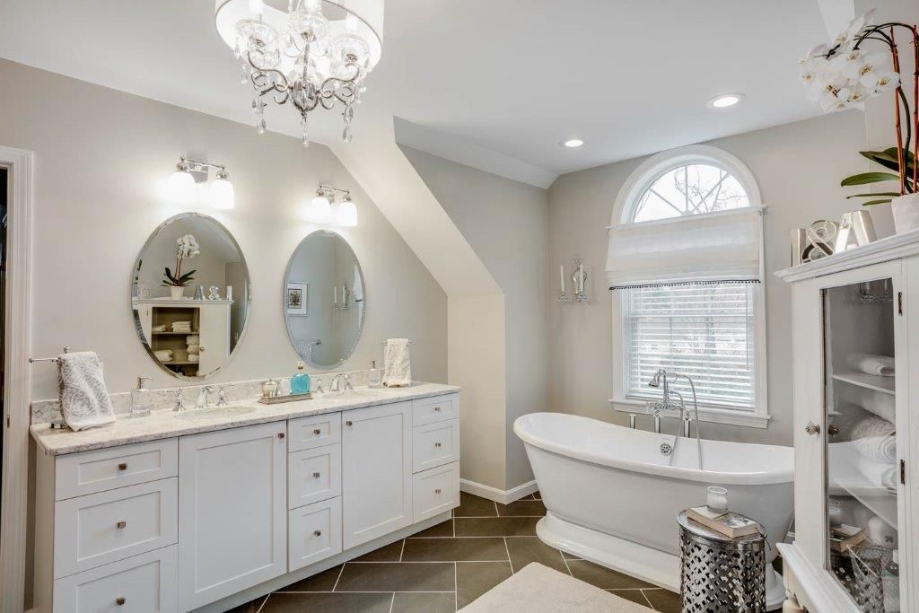 HarveyRemodel's tweet photo. Keys to a Successful Remodel 5/19 @ 10-11:30 AM Inspiration and Information. Go to https://t.co/Bm6IlRGxDs to register/more info. Come see before and after photos, discuss budgets, and bring any questions about your home to our award winning designer Julie White. https://t.co/UTYlMHcBcB