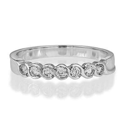 What is behind a jewellery design?

It’s easy just to design a pretty piece but is harder to design a stunning piece whilst ensuring quality aspects. Our craft makes timeless elegance #handmade and bespoke

nayum.com/engagement/eng… #jewelry