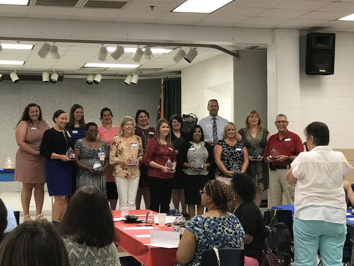 CcorcoranCindy's tweet photo. Bronze Winners tonite for the 2017-18 United Way Campaign @RCS_NC https://t.co/68qXgJ7ht8