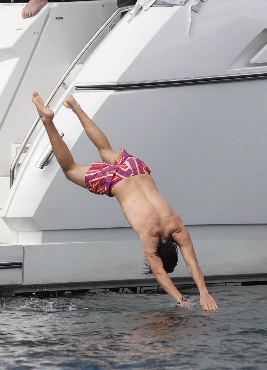 hqsharry's tweet photo. sydney australia , 2012 https://t.co/oHWEHCp91W