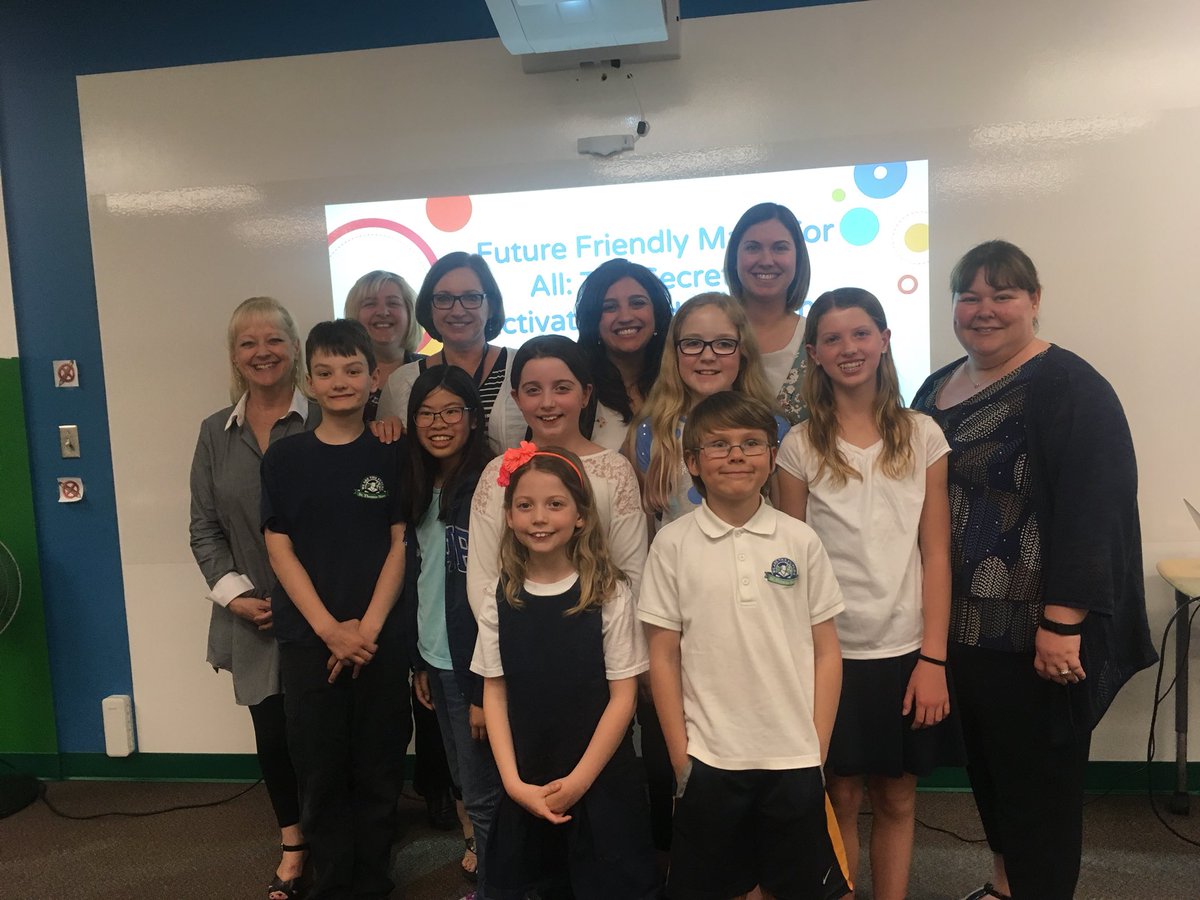 MrsRoss23's tweet photo. So proud of our student leaders tonight!   @ThomasMoreOCSB #tllp2017 @mrs_gagliano @MrsHurdOCSB @STMteamspirit https://t.co/aH86KYXaIm