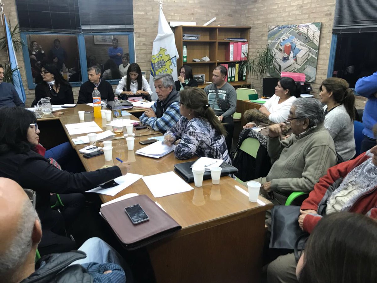 cpccolonmunicba's tweet photo. Reunión de junta de participación ciudadana CPC Colon con la presencia de la dirección de alumbrado y presupuesto participativo https://t.co/1UFUFkch8C