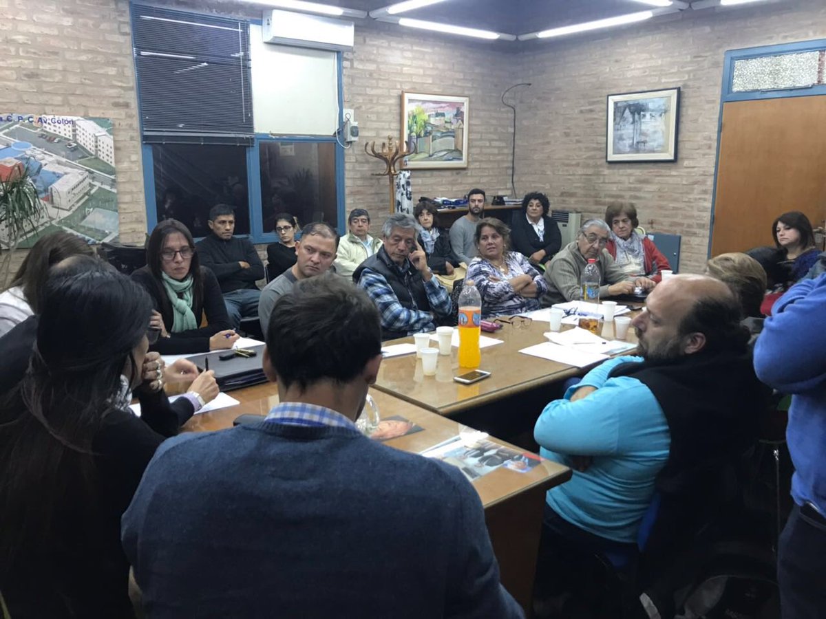 cpccolonmunicba's tweet photo. Reunión de junta de participación ciudadana CPC Colon con la presencia de la dirección de alumbrado y presupuesto participativo https://t.co/1UFUFkch8C