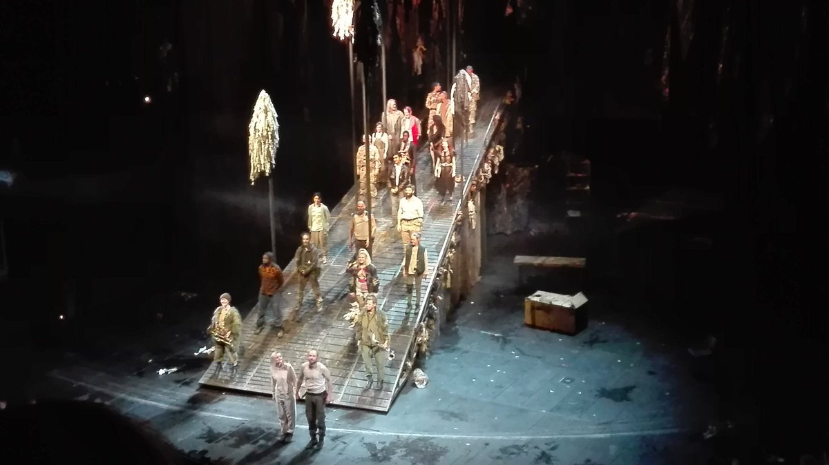 damealunettes's tweet photo. I enjoyed #NTMacbeth so much tonight. Great cast and great performance of all actors. #RoryKinnear and #AnneMarieDuff are perfect. https://t.co/pGQu0QYbkF