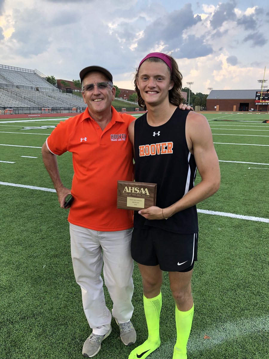 fmcourson's tweet photo. Congrats to @CoursonJames finishing 3rd in the Alabama High School Athletic Association Decathalon with 6229 points! #Hooverpride #auburntfxc #HooverAthletics https://t.co/KqaleKUtWN