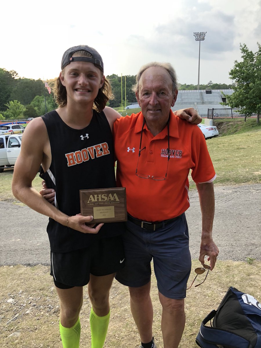 fmcourson's tweet photo. Congrats to @CoursonJames finishing 3rd in the Alabama High School Athletic Association Decathalon with 6229 points! #Hooverpride #auburntfxc #HooverAthletics https://t.co/KqaleKUtWN