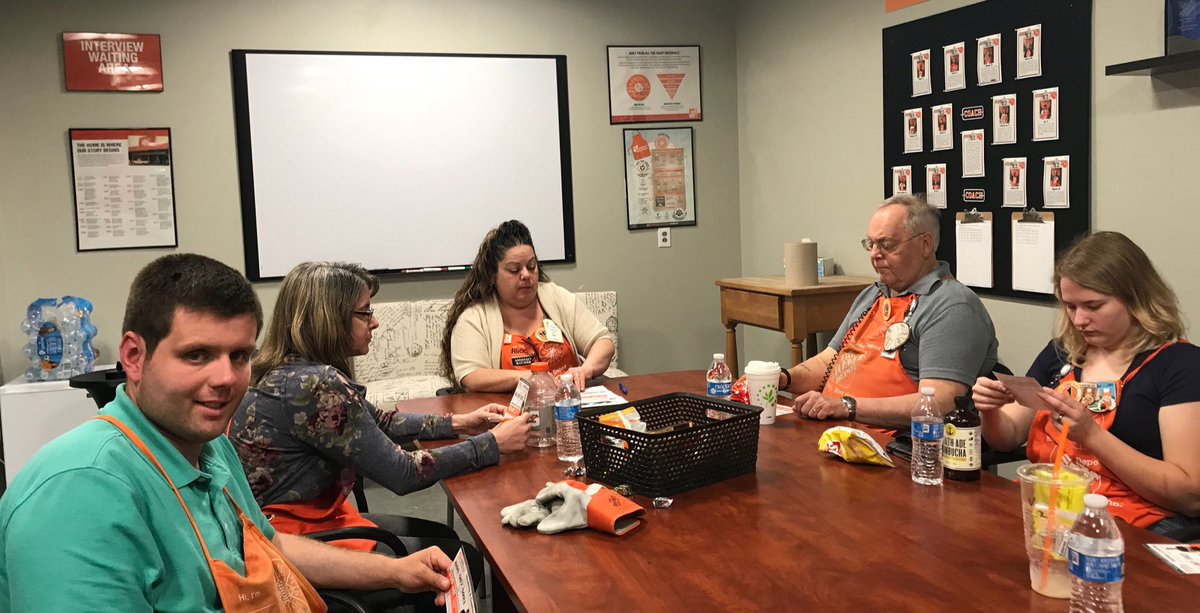 williamhthomas3's tweet photo. 6229’s amazing SASM pk’ing new associates on creating pipeline.  #buildingbristol https://t.co/RzYuY34Jj6