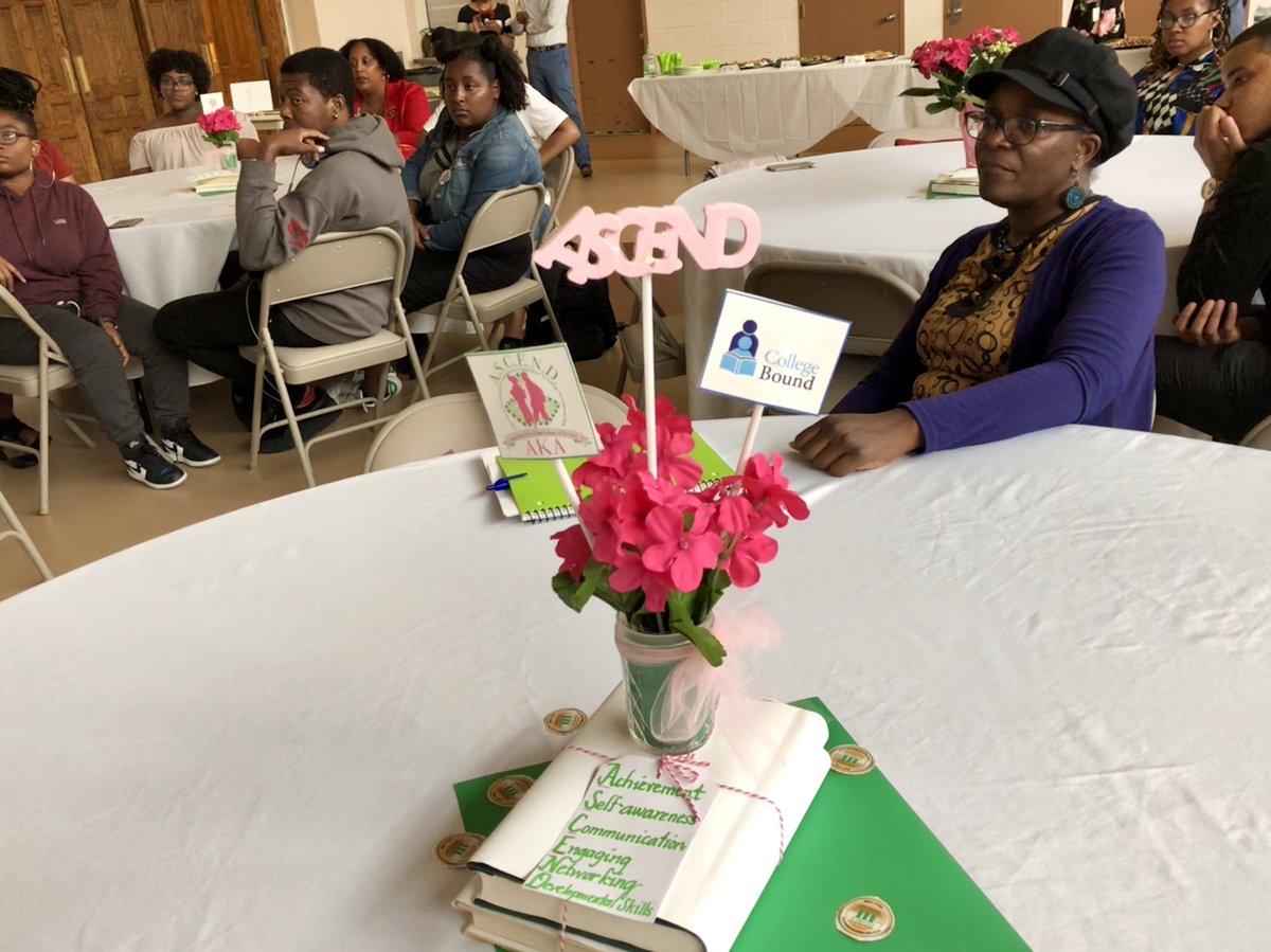 DoxieM's tweet photo. Parting is such sweet sorrow as @akasorority1908 @RhoMuOmega closes out its #ASCEND educational enrichment program with @CollegeBoundInc #AKA1908 #AKANAR1908 #AKA_PMQ #AKAImpact #LNDS https://t.co/l4WGrfMLnL