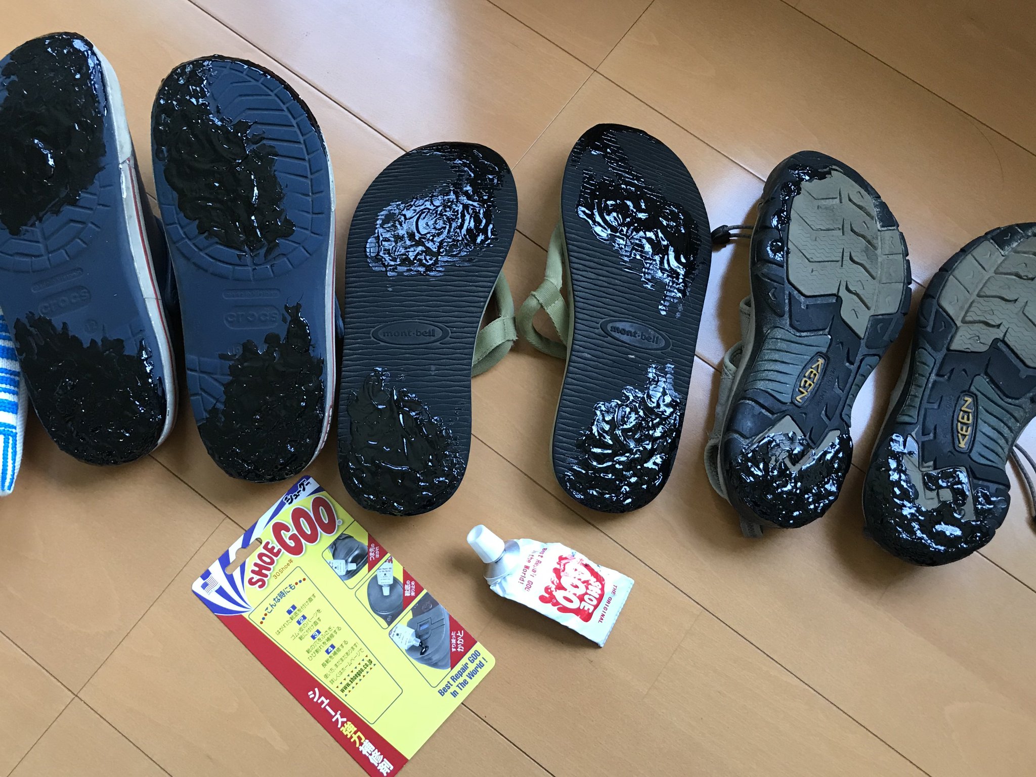 会田誠 サンダル類の靴底補強終わり これを毎年やれば半永久に履き続けられる クロックスは滑り止めとしても必需 会田誠 サンダル類の靴底補強終わり これを毎年やれば半永久に履き続けられる クロックスは滑り止めとしても必需