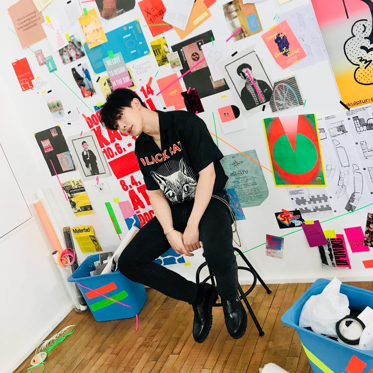 PortalMonstaX's tweet photo. [TRAD / 14.05.18] 
❌ Atualização no Twitter do Monsta X ❌
"#3AnosComMonstaX
Juntos com #Monbebes #THANKU_514
#MONSTAX Por trás das fotos
Twitter ver. Lançamento 01✔
#셔누 #원호 
#SHOWNU #WONHO

#MONSTAX3Anos
#3YearsWithMonstaX"

Cor/ing: fymonsta-x
Ing/pt-br: Portal Monsta X https://t.co/qtOnVQk7LR
