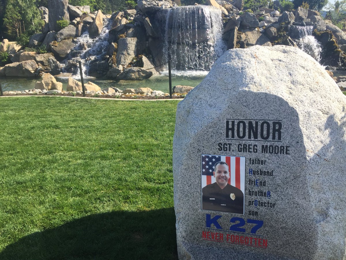 rwcollingwood's tweet photo. Hundreds are in downtown CdA for the #K27Forever Memorial Fountain presentation. Beautiful day. https://t.co/mIKrdeDeo1