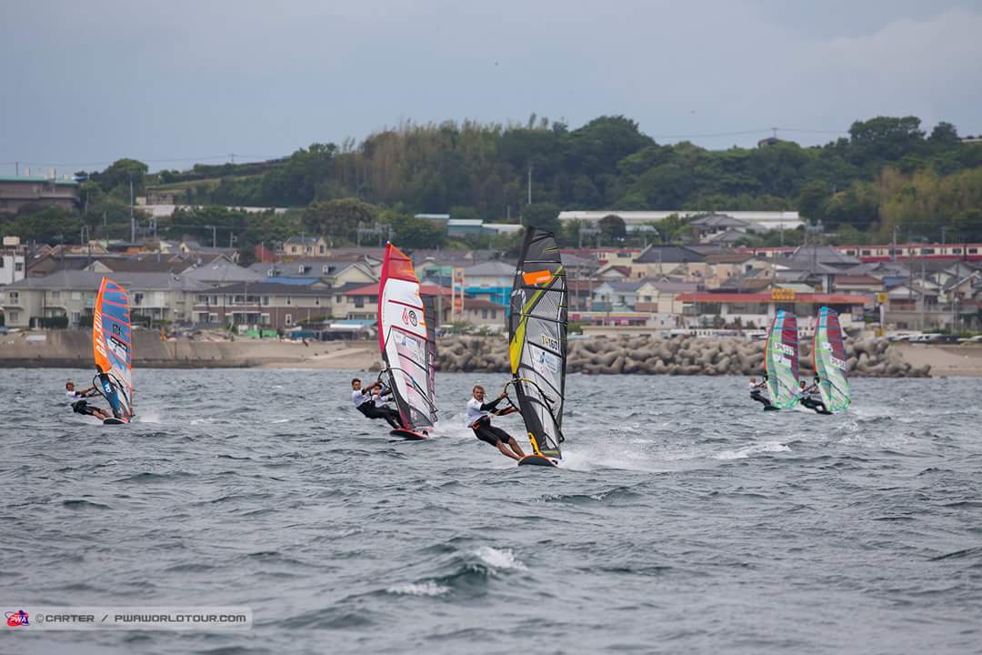 Ita160's tweet photo. The first event of the season is done, and was not the best beginning but we loking foward for the nex event in Korea in the next days  ⚡⚡⚡ @point7windsurf @rrd_twitt @GActionGroup @GardaTrentino @VisitTrentino #atuono #br1 #ita160 https://t.co/QiYvDkSCcw