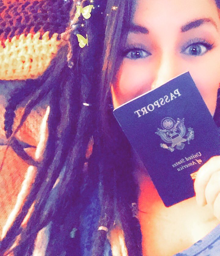 sgunncash's tweet photo. so. ready. to. go. ✈️☀️🌴🌊 #belizebound #sunshineandsaltwater https://t.co/rmJ43ija0q