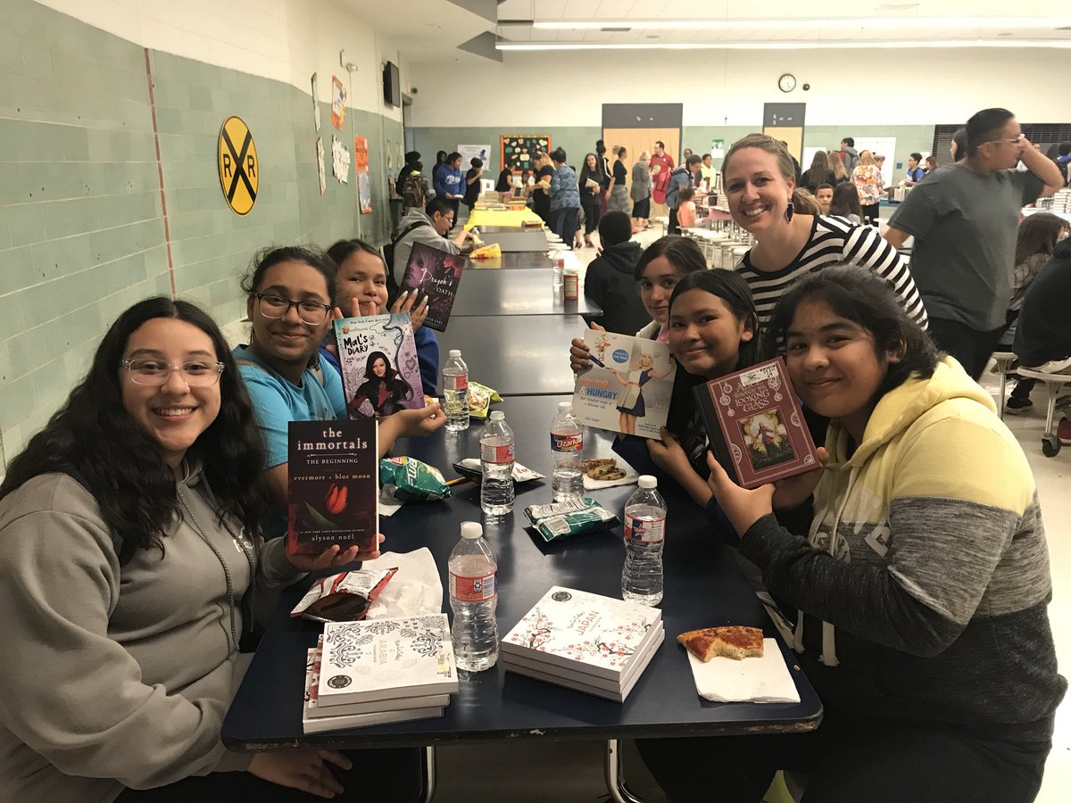 j_web55's tweet photo. Literacy Night @TheRoosevelt523 was a smashing success! Thanks to all who came out, and our awesome teachers who planned the event! @OKCPS @sfarley_84 https://t.co/qJvCZRFsqO