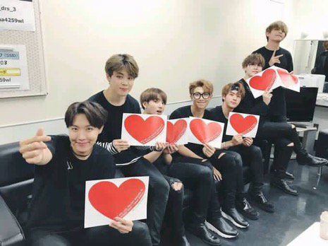 SunYoong_YK's tweet photo. RT si cumples años el mismo mes que algún miembro de Bangtan 

RT y comenta si no es así 

@BTS_twt #iVoteBTSBBMAs https://t.co/s7ajjYWgkz