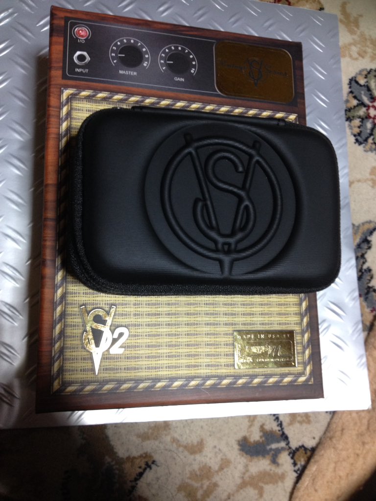 takashino95_'s tweet photo. ＣＴMのVS2  ブランド
名通り clear Tune sound
で高音も刺さらず
押出し感もあり音の輪郭
も分かりやすい。
丸みのある音質が耳当た
りを良くしている印象を
受けました。
本当に2BAの音なのか
？でした。 good https://t.co/2CLAD0IFKo