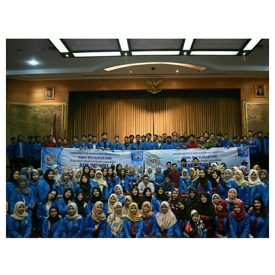 HmjkaS's tweet photo. Senin, 14 Mei 2018 Himpunan Mahasiswa program studi Komputerisasi Akuntansi AMIK BSI sukabumi kembali mengadakan kegiatan kunjungan ilmiah ke Kantor Perwakilan Bank Indonesia
@KuliahBSIAja @BSISukabumi @HmjkaBsi 
#kunjunganbankindonesia
#bankindonesia
#kuliahbsiaja
#hmjkasukabumi https://t.co/7o9i4qWDvO