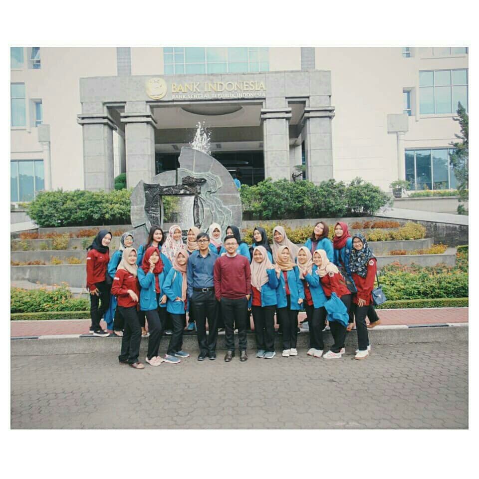HmjkaS's tweet photo. Senin, 14 Mei 2018 Himpunan Mahasiswa program studi Komputerisasi Akuntansi AMIK BSI sukabumi kembali mengadakan kegiatan kunjungan ilmiah ke Kantor Perwakilan Bank Indonesia
@KuliahBSIAja @BSISukabumi @HmjkaBsi 
#kunjunganbankindonesia
#bankindonesia
#kuliahbsiaja
#hmjkasukabumi https://t.co/7o9i4qWDvO