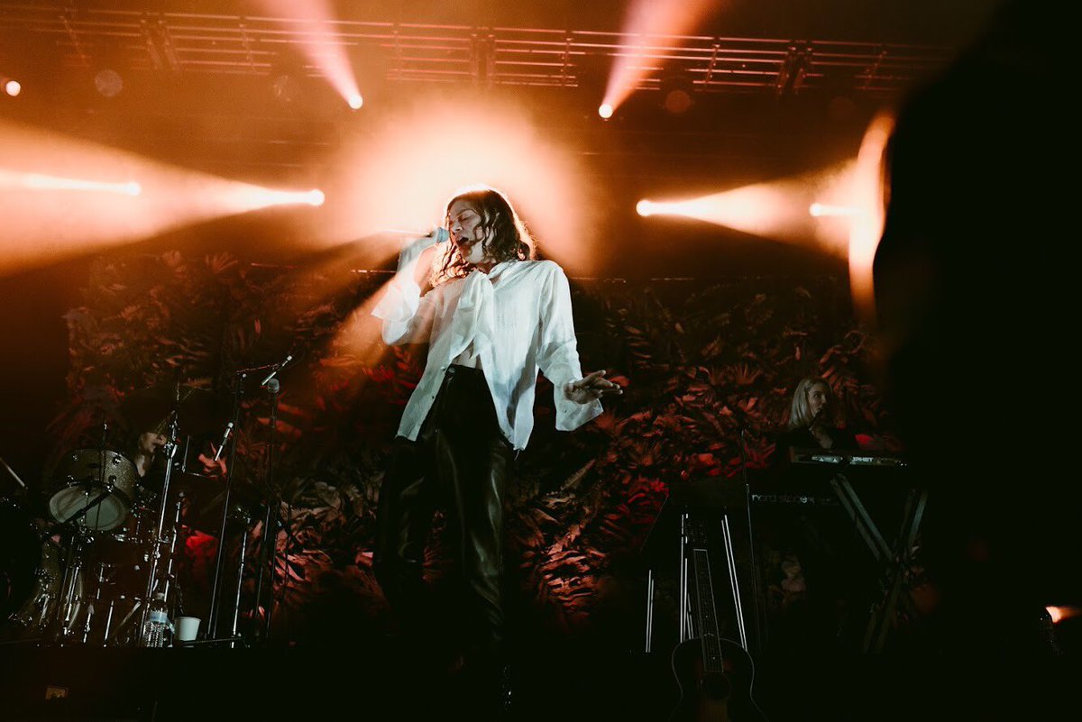 Baby, you're like lightning in a bottle
I can't let you go now that I got it
And all I need is to be struck
By your electric love⚡️
// <a href="/bornsmusic/">BØRNS</a> 🦋 #BlueMadonnaTour
shot for <a href="/HarrisburgMag/">Harrisburg Magazine</a>