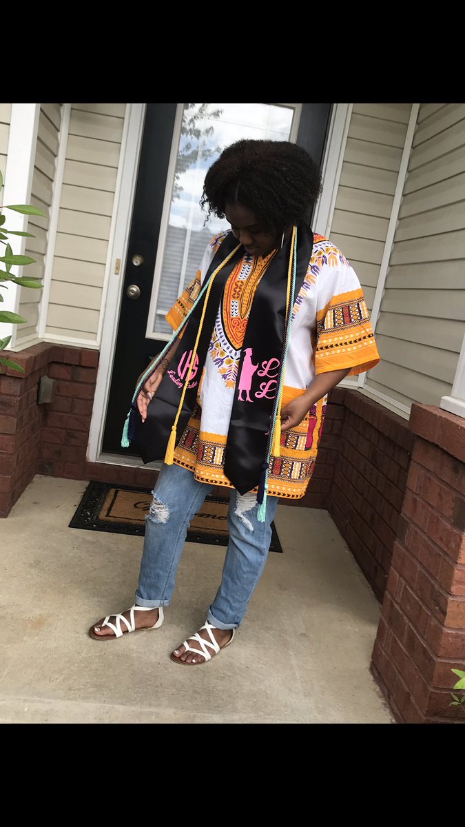 araiah_holmes's tweet photo. 9 More Days...👩🏾🎓✨ #graduationmeplease #classof2k18 https://t.co/Qzl24f7xG8
