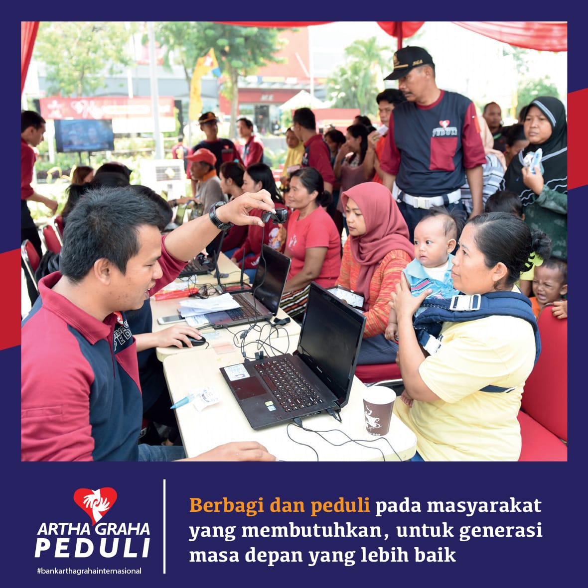 sontoloyokui's tweet photo. Pendataan warga dalam #PasarMurahAGP #Pasarmurah #agppasarmurah  agar tepat sasaran dlm jangkauan warga tak mampu @agnezmo @bdelapanm @agpeduli https://t.co/E3bobVMPiW