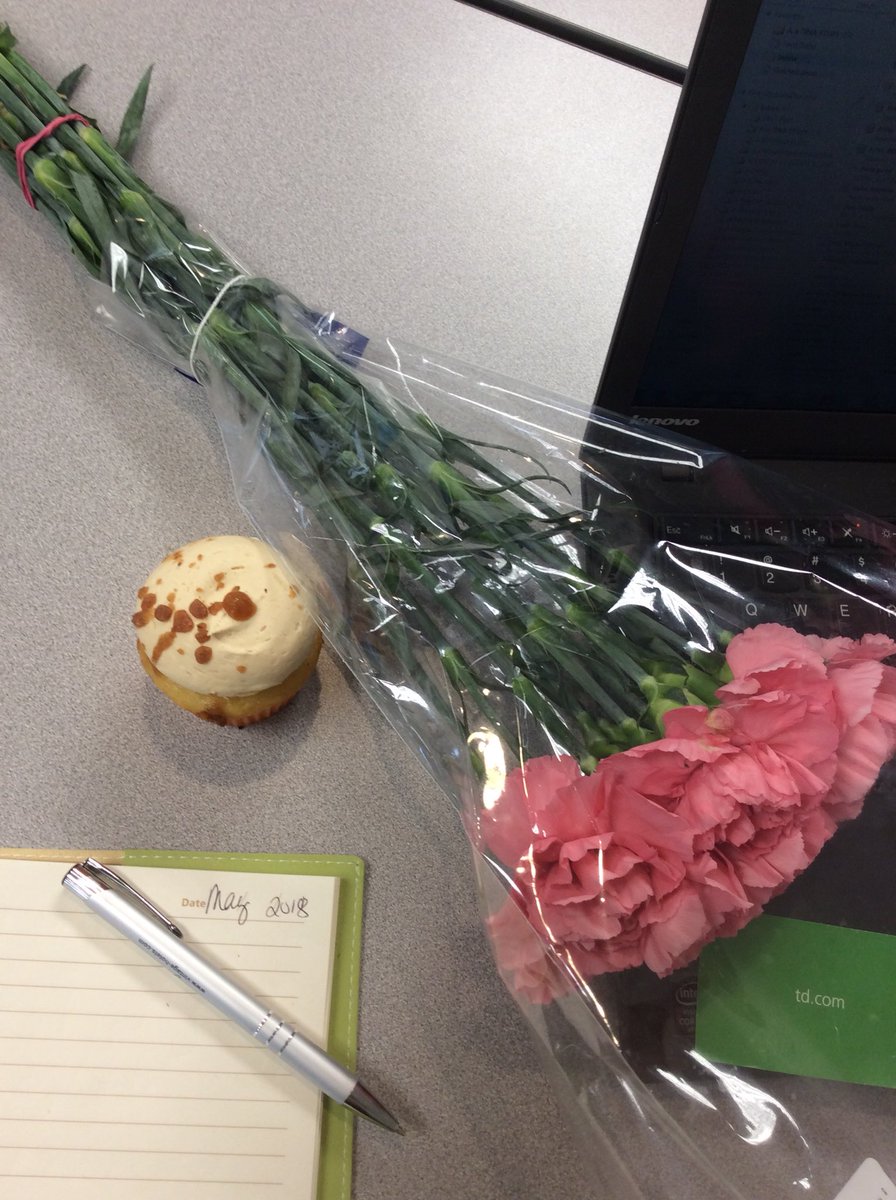 TinaCoppola_TD's tweet photo. Thank you, The Gentlemen of Toronto West District for providing all us ladies in TW flowers and cupcakes for Mother’s Day ! So sweet! @NickChant_TD https://t.co/HRylZGwhPb