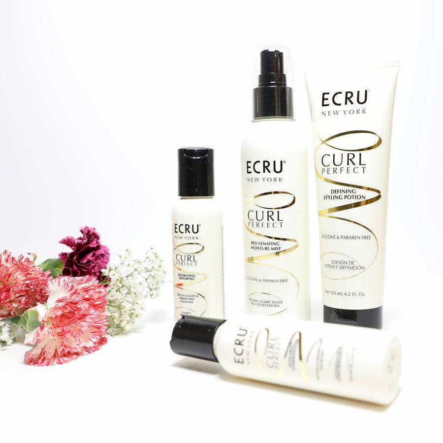 ECRUNewYork's tweet photo. Reveal Naturally Glorious Curls with maximum hydration and superior shine. Shop Now at https://t.co/gX2FPEtEOB . #curlperfect #curlcult #BornintheSalon #ECRUNewYork https://t.co/sZKa0tT117