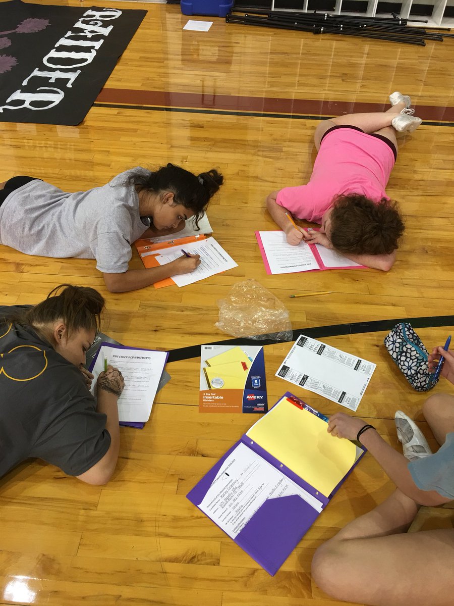 LSumrall72's tweet photo. @RouseCheer reflecting on this past year and goal setting for for the new year! Excited to see each of these cheerleaders grow and continue to strive for excellence.
@katkani14 @c_simp1 @MrCoachHaug https://t.co/CFku1k9pOS