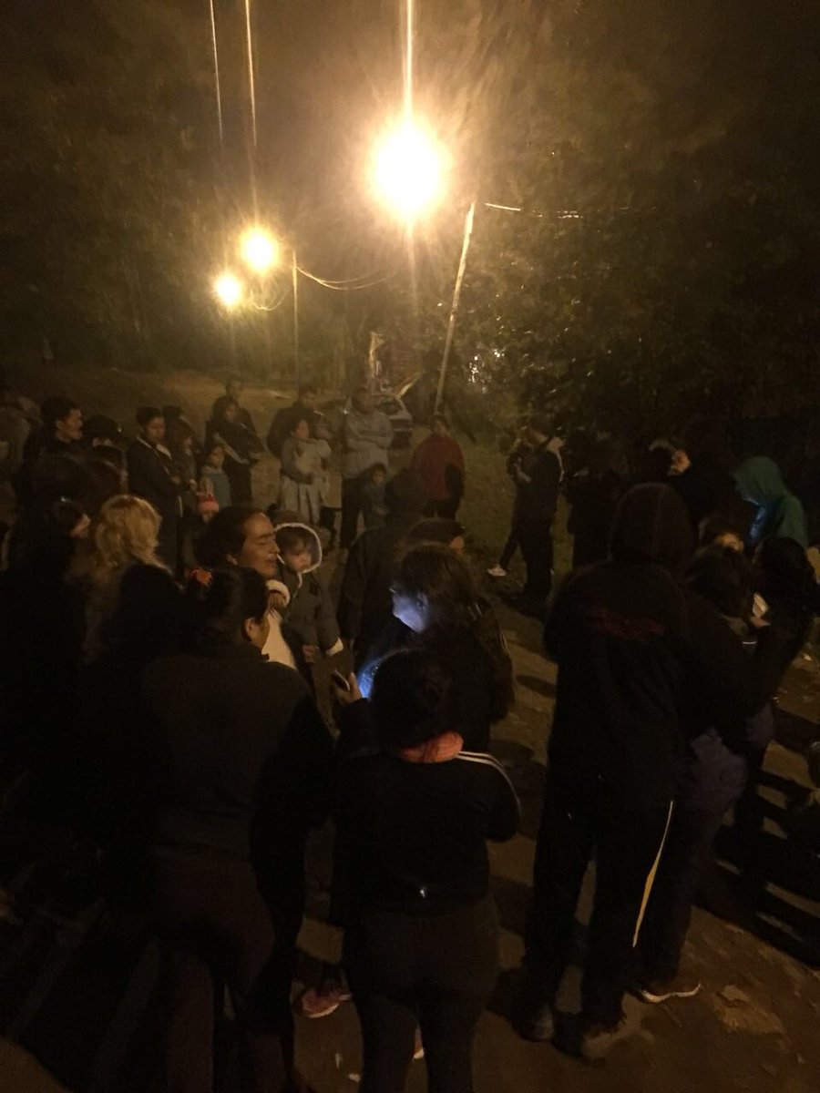 FlavioCharo's tweet photo. #Ahora reunidos con vecinos de #LaCarbonera trabajando juntos para resolver la problemática de su barrio. https://t.co/IWKmXV2llg