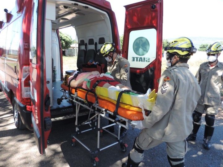 ioga25's tweet photo. Acabei de ver Bombeiros Militares de Jaraguá realizam simulado operacional de resgate pré-hospitalar - Clique para ver também ☛  https://t.co/oip2P9DGYP
#cbmgo #seaoi #sspgo #salvamento #resgate #treinamento
@CBMGO @SeaoiGoias @sspgoias @pmgo_news https://t.co/XURu7hUbo2