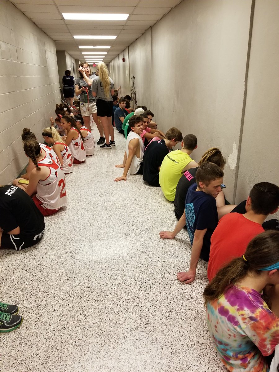 SuskyGLax's tweet photo. 14:50 remaining in the 1st half, before the storms started. A tree fell on a power line and knocked out the stadium lights. We try again tomorrow at 5PM!! @SuskyGLax 6 WY 0. Below was the tornado warning prior to the game! https://t.co/tMfiiQuN6L