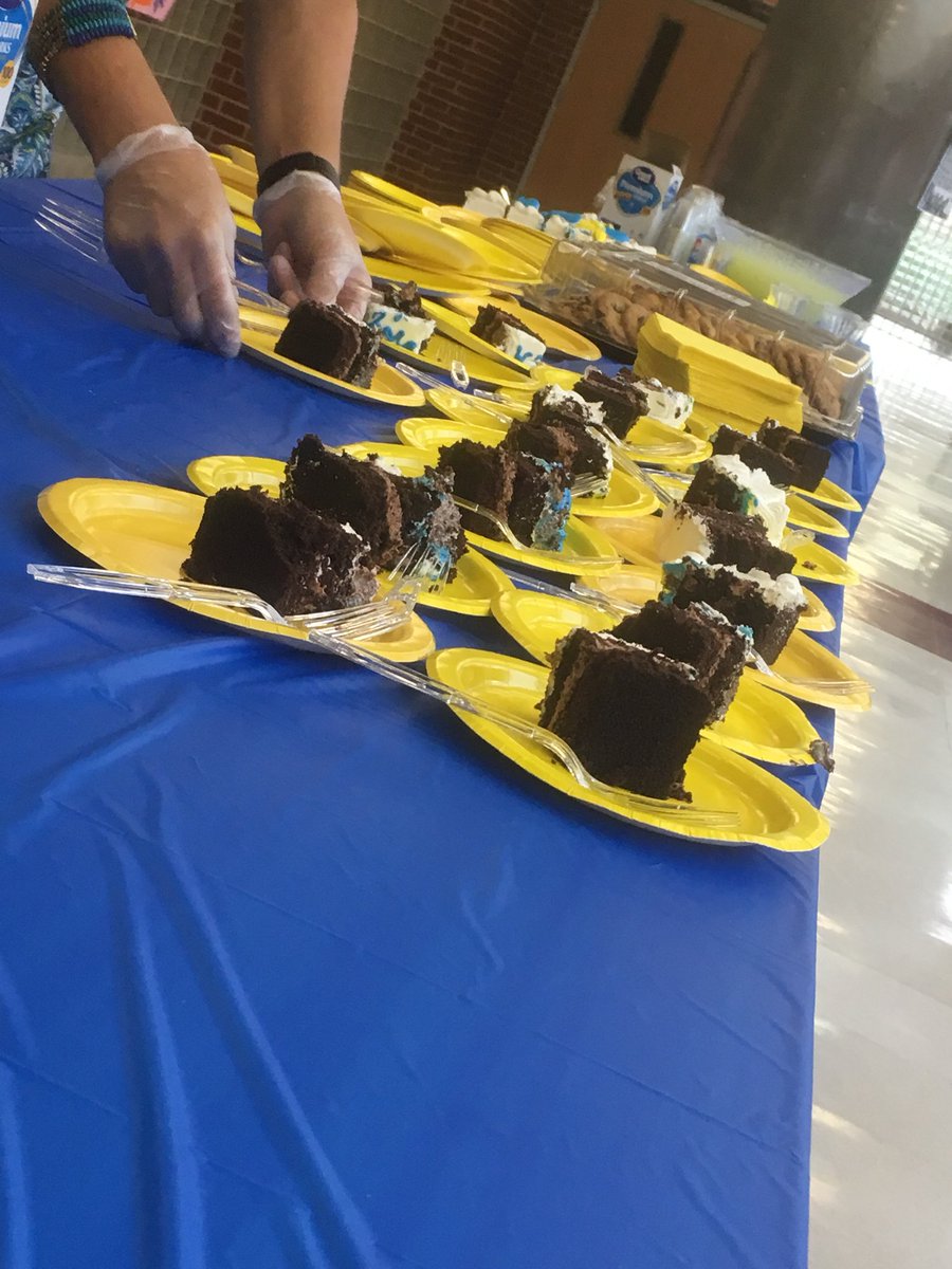 James Bowie HS AVID tweet media