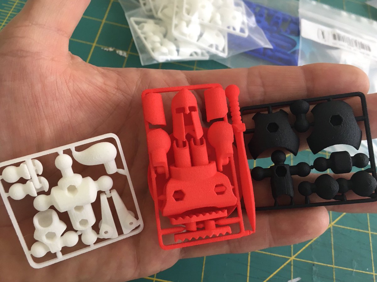 ModiBot_Mo's tweet image. Stocking up for @makerfaire Love the feel of these new framed kits in my hand. Lots of fun compressed into these little packages. #modibot #characterdesign #actionfigures #3dprinted #3dprinting #upgrades #diy #dyo #build #craft #figurecraft #maker #makersgonnamake #sfevents