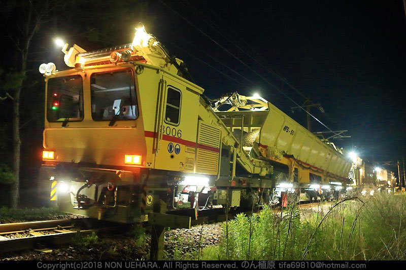 NON_Uehara's tweet photo. #バラストクリーナ
#PlasserTheurer
#VM170
#MFS50

■2018/5/15(火)

・1,2枚目 / 姶良市街地で作業をするバラストクリーナ

・3,4,枚目 / 本線上を自走で移動するバラストクリーナ
 　　　 　   日豊本線　錦江〜加治木

 ↓ 本線自走ムービー 
 https://t.co/8Zdw7KMsOt 

作業動画は後日あげるかも https://t.co/gYCRukxb06