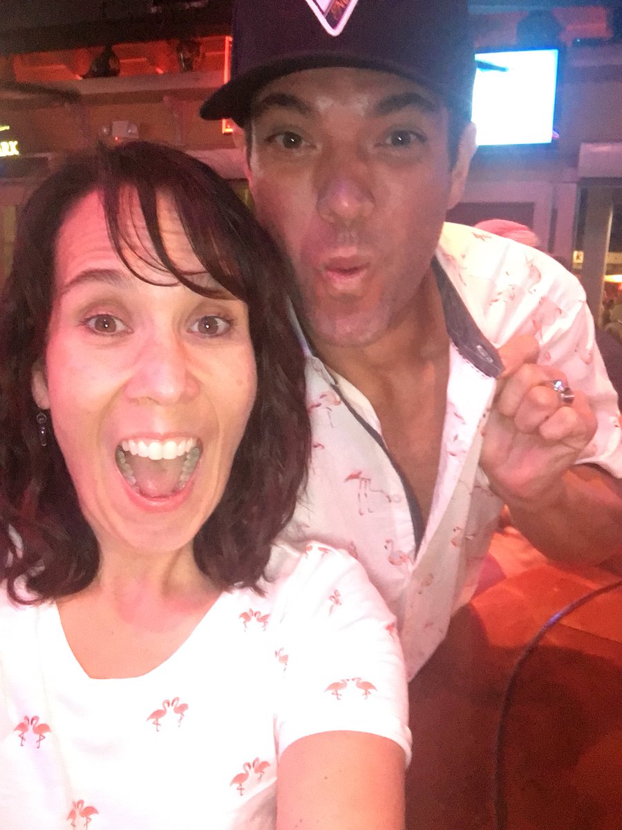 skatew's tweet image. Hey @KWSWF @IslandDogsBar if anyone knows who this is, let me know, great twin pic! #kwswf2018 #kwswf #twinning #flamingos  #PleaseShare #whoisthis