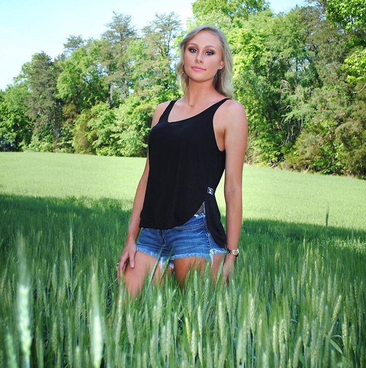 SandGco's tweet photo. Give us one adjective that best describes this picture. TAG a friend that needs the S&amp;G Split Side Tank!!! #beautiful #bloggerstyle #bloggerfashion #preppystyle #tanktop #whatiwore #whatiworetoday #stunning #southerngirl #southernstyle #comfyclothes #blueeyes #southerncharm https://t.co/kIKAdolBLL