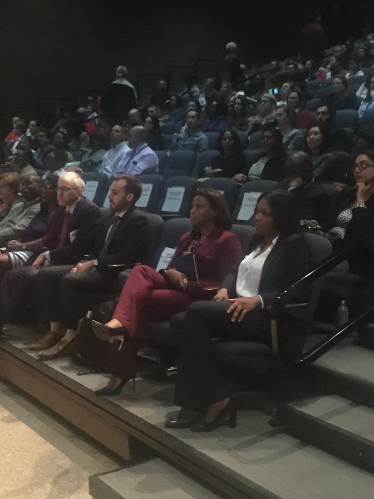 darlene_hill's tweet photo. @ChiPubSchools @janicejackson #CPSParents talk #Ogden #Jenner merger #RoleModels #SuccessStory ππΎππΎ https://t.co/6aR1UKoxy4