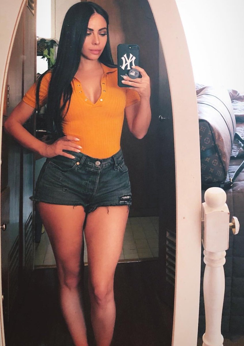 Charly_Monti's tweet photo. Feliz tarde gracias a Jime! 😍😍😍😘😘👍❤👑☺️😉 @jimenaofficial https://t.co/uJ7V4dwaRM