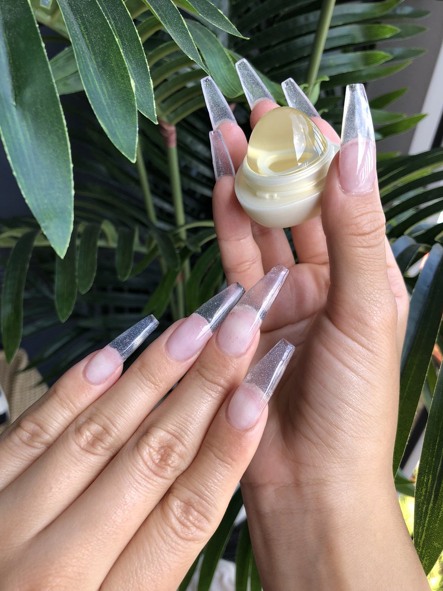 TheeRealKarla's tweet photo. Glass nails ⚗️ https://t.co/pOTc2Jukio